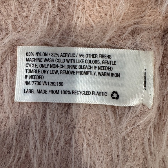 A new day Fuzzy Pale Pink Women’s Sweater (S) - Picture 6 of 6